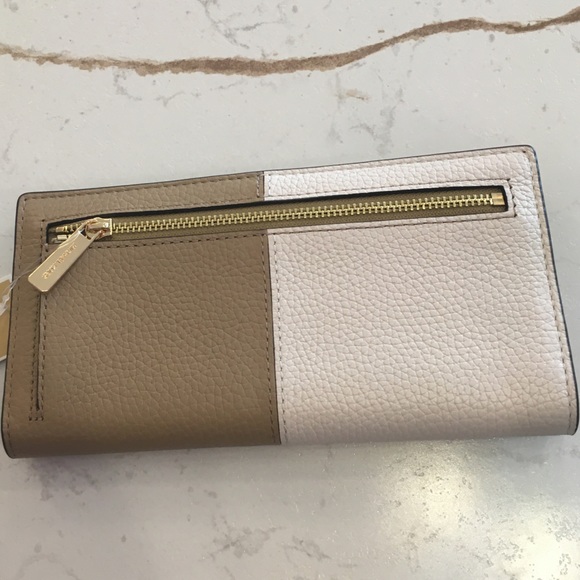 MICHAEL KORS wallet, brand new (with tags) - Picture 4 of 4